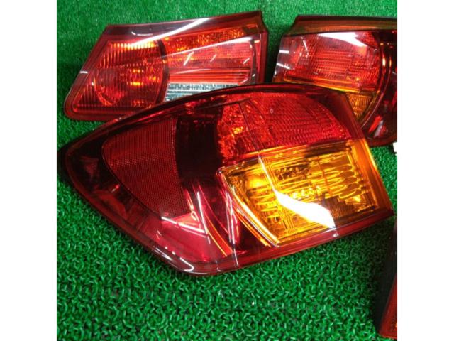 LEXUS IS GSE20 前期純正テールレンズ