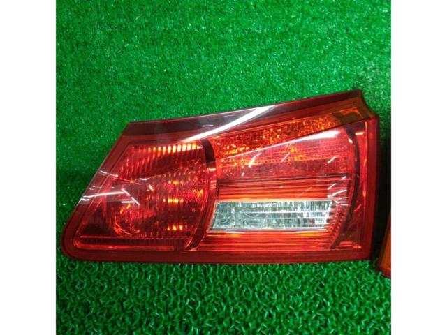 LEXUS IS GSE20 前期純正テールレンズ