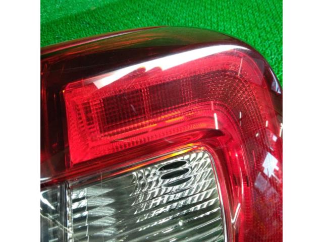 SUBARU レヴォーグ 純正テールランプ※寒冷地仕様