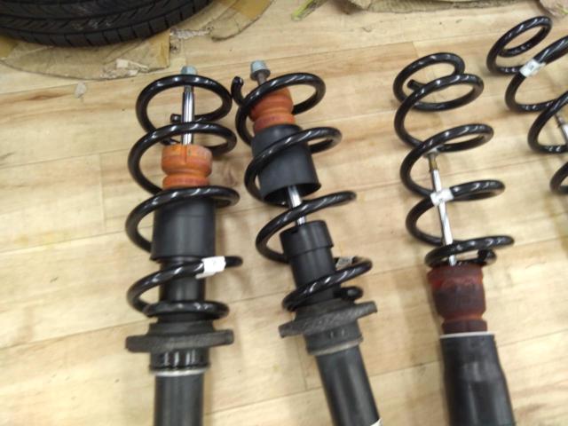AUDI
A4
B9
Genuine suspension shock set