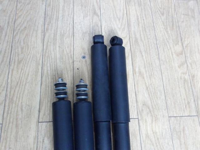 トヨタ純正 200系ハイエース 純正ショック
