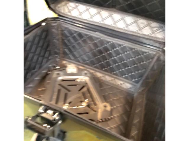 メーカー不明 汎用リアボックス