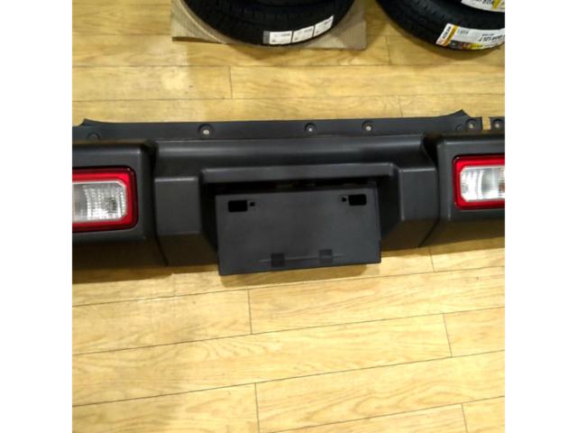 Suzuki genuine
Jimny
JB64W
Genuine rear bumper + genuine taillights