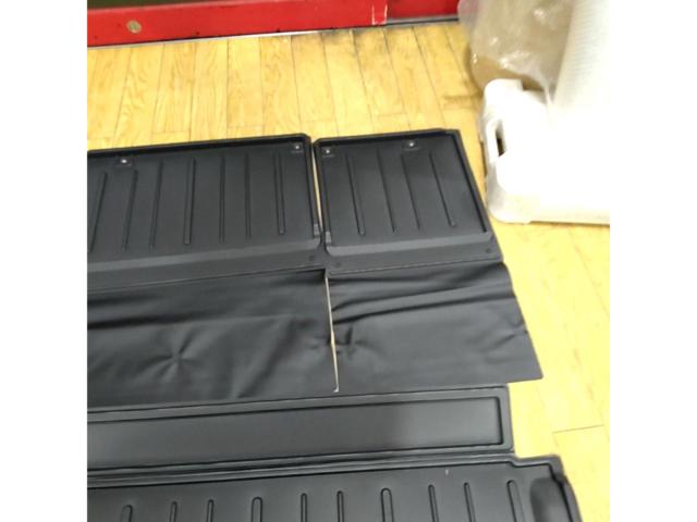 Subaru original option
Waterproof luggage mat