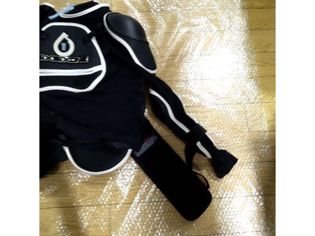 SIXSIXONE (Six Six One)
Body protector