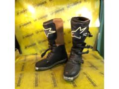 Alpinestars motorcycle boots
TECH-4