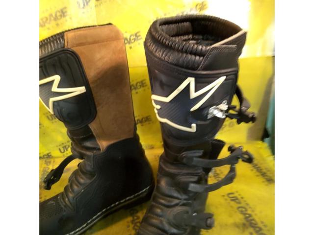 Alpinestars motorcycle boots
TECH-4