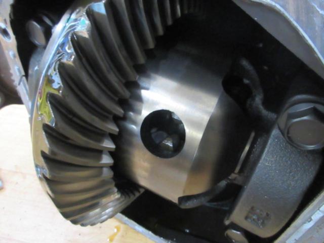 Nissan Genuine Fairlady Z/Z33
Genuine viscous LSD
Deaf
+
The differential case