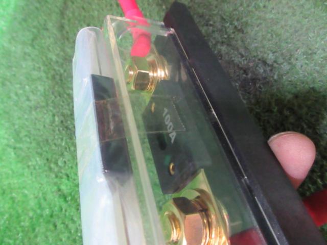Manufacturer unknown, 100A
Fuse block
