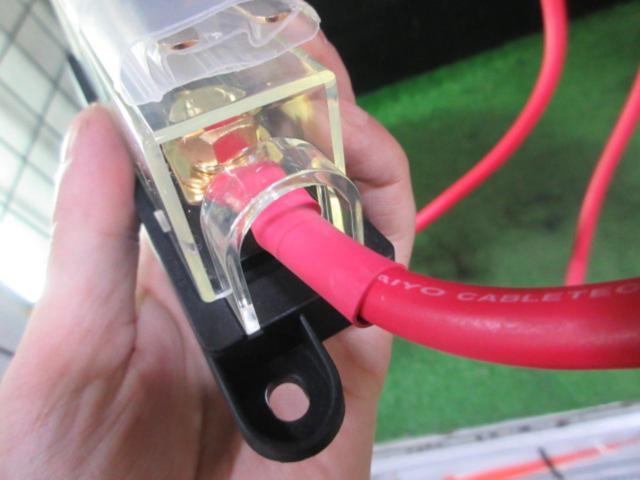 Manufacturer unknown, 100A
Fuse block
