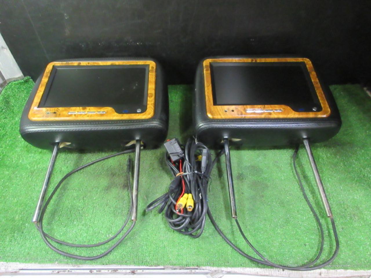 Headrest monitor from an unknown manufacturer
2 pieces