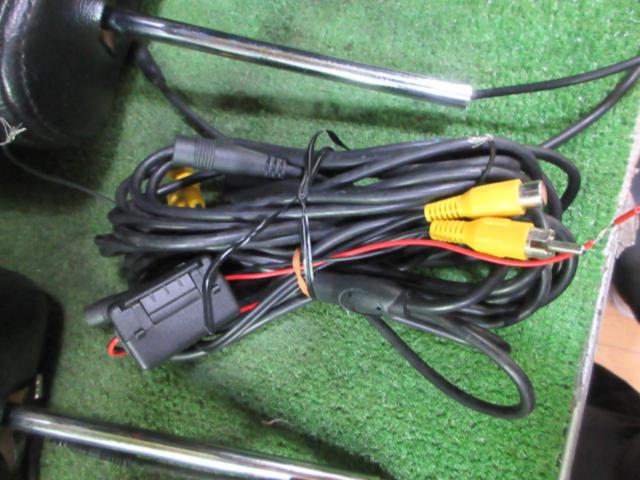 Headrest monitor from an unknown manufacturer
2 pieces
