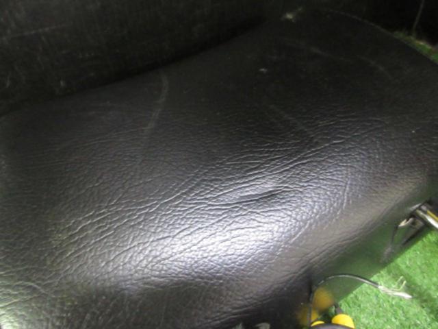 Headrest monitor from an unknown manufacturer
2 pieces