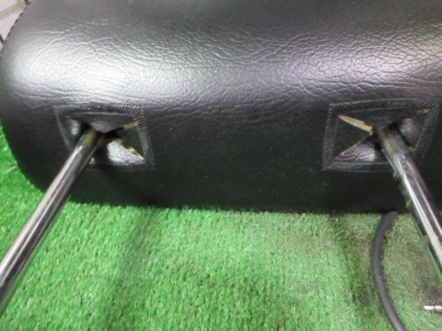 Headrest monitor from an unknown manufacturer
2 pieces