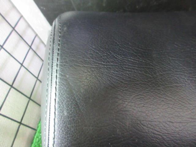 Headrest monitor from an unknown manufacturer
2 pieces
