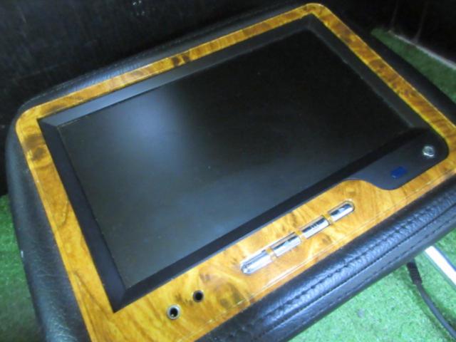 Headrest monitor from an unknown manufacturer
2 pieces