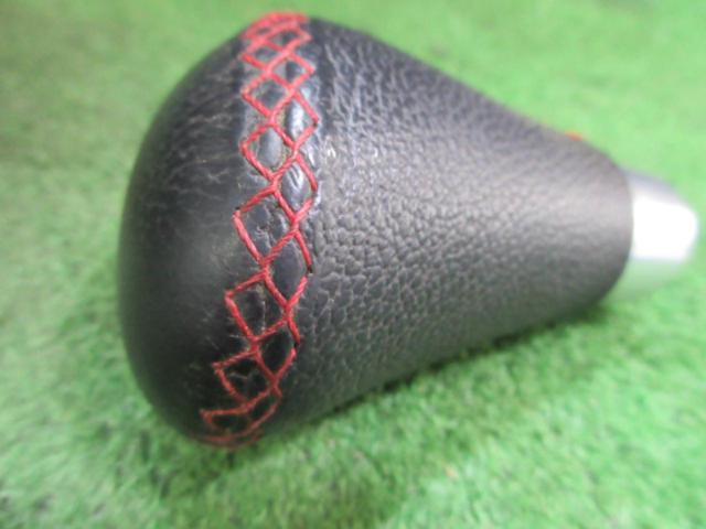 【MOMO】レザーシフトノブ M12xP1.25