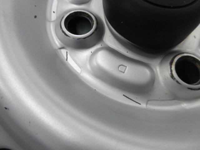 DAIHATSU Hijet genuine steel wheels
Four 12-inch steel wheels