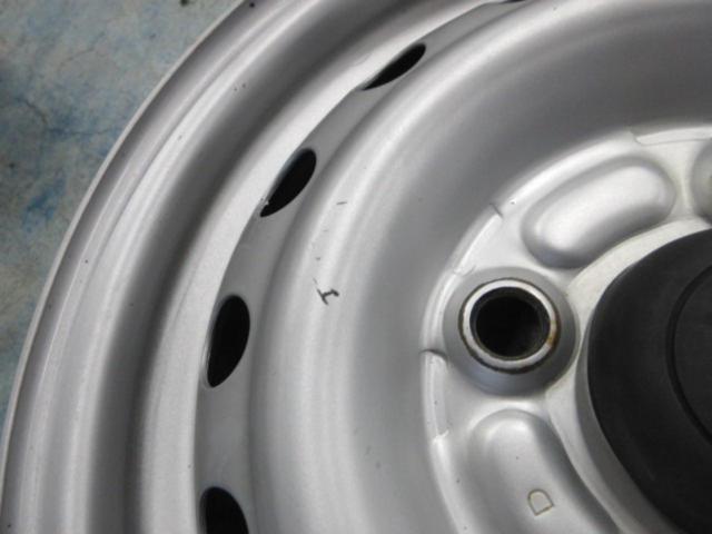DAIHATSU Hijet genuine steel wheels
Four 12-inch steel wheels