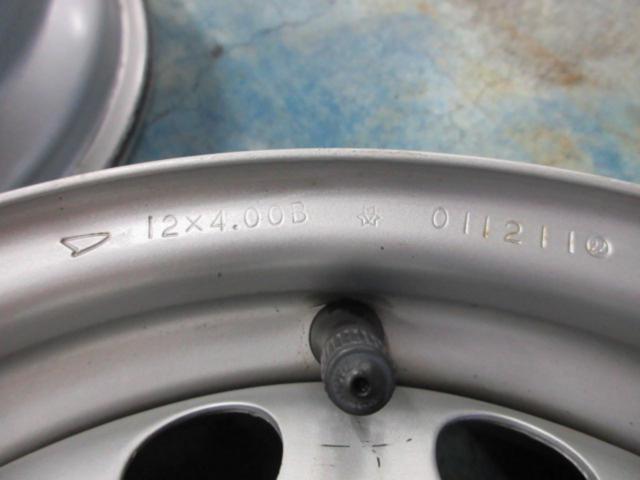 DAIHATSU Hijet genuine steel wheels
Four 12-inch steel wheels