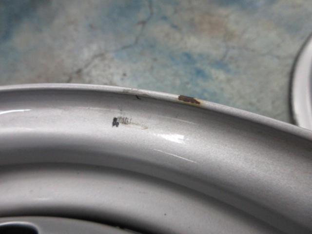 DAIHATSU Hijet genuine steel wheels
Four 12-inch steel wheels