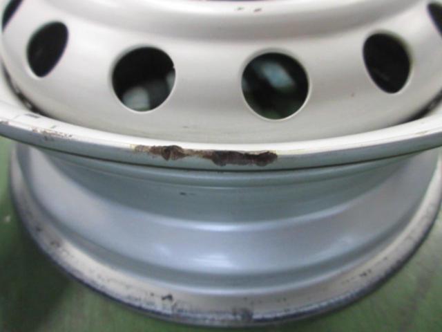 DAIHATSU Hijet genuine steel wheels
Four 12-inch steel wheels