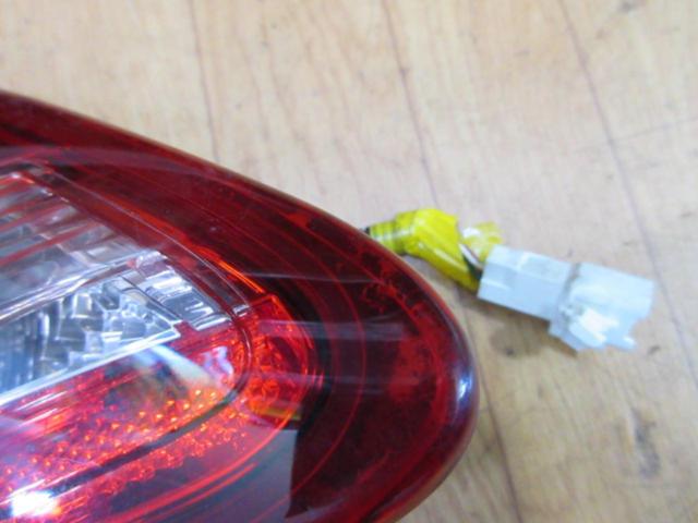 【TOYOTA】200系クラウンアスリート 前期純正テールレンズ トランク部分のみ左右セット ※キズ多