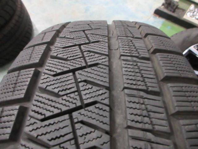 Unknown manufacturer 10-spoke wheels
+
PIRELLIICE
ASIMMETRICO
225 / 60R17
※ The year old