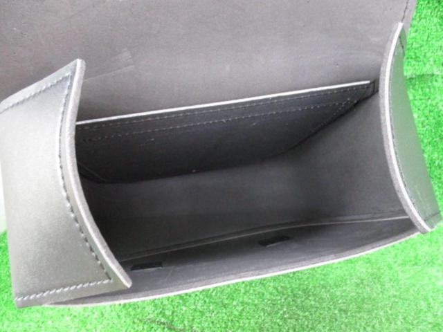 [Capacity unknown] Maker unknown
Side bag