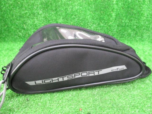 Capacity 2.3L
TANAX
MOTOFIZZ
Light Sport Tank Bag