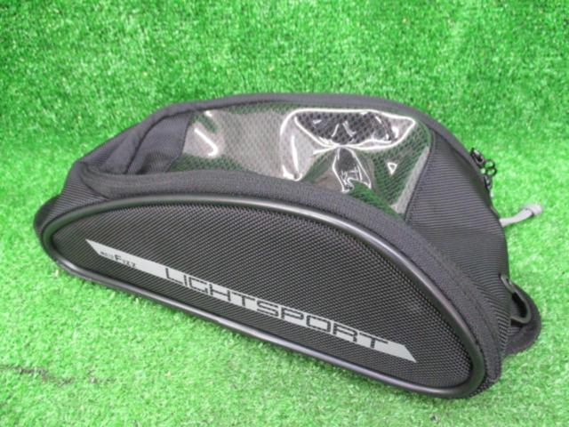 Capacity 2.3L
TANAX
MOTOFIZZ
Light Sport Tank Bag