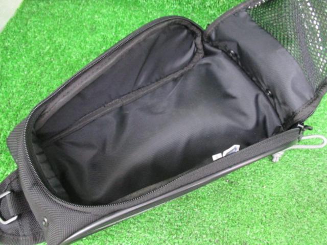 Capacity 2.3L
TANAX
MOTOFIZZ
Light Sport Tank Bag