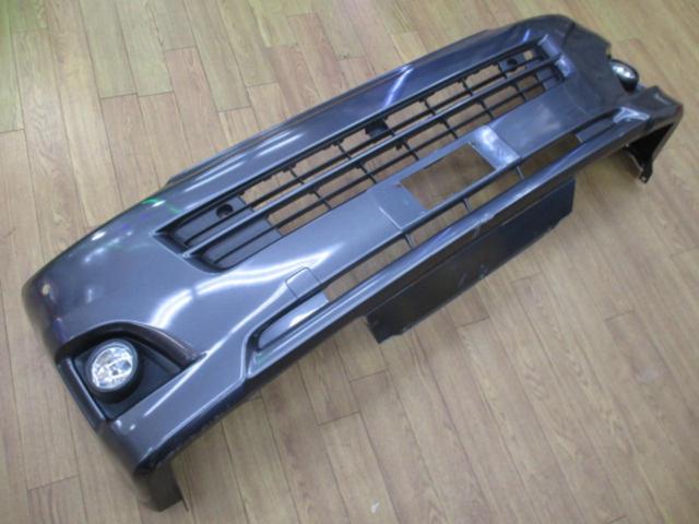 TOYOTA ハイエース/200系 純正フロントバンパー