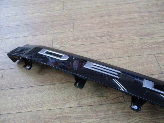MITSUBISHI デリカD:5/CV1W 後期 純正バックドアガーニッシュ