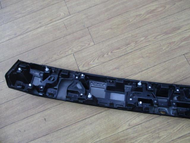MITSUBISHI デリカD:5/CV1W 後期 純正バックドアガーニッシュ