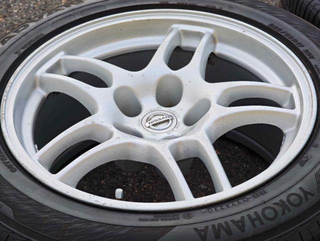 *Sold as a set of two genuine Nissan Skyline GT-R [R33] aluminum wheels.