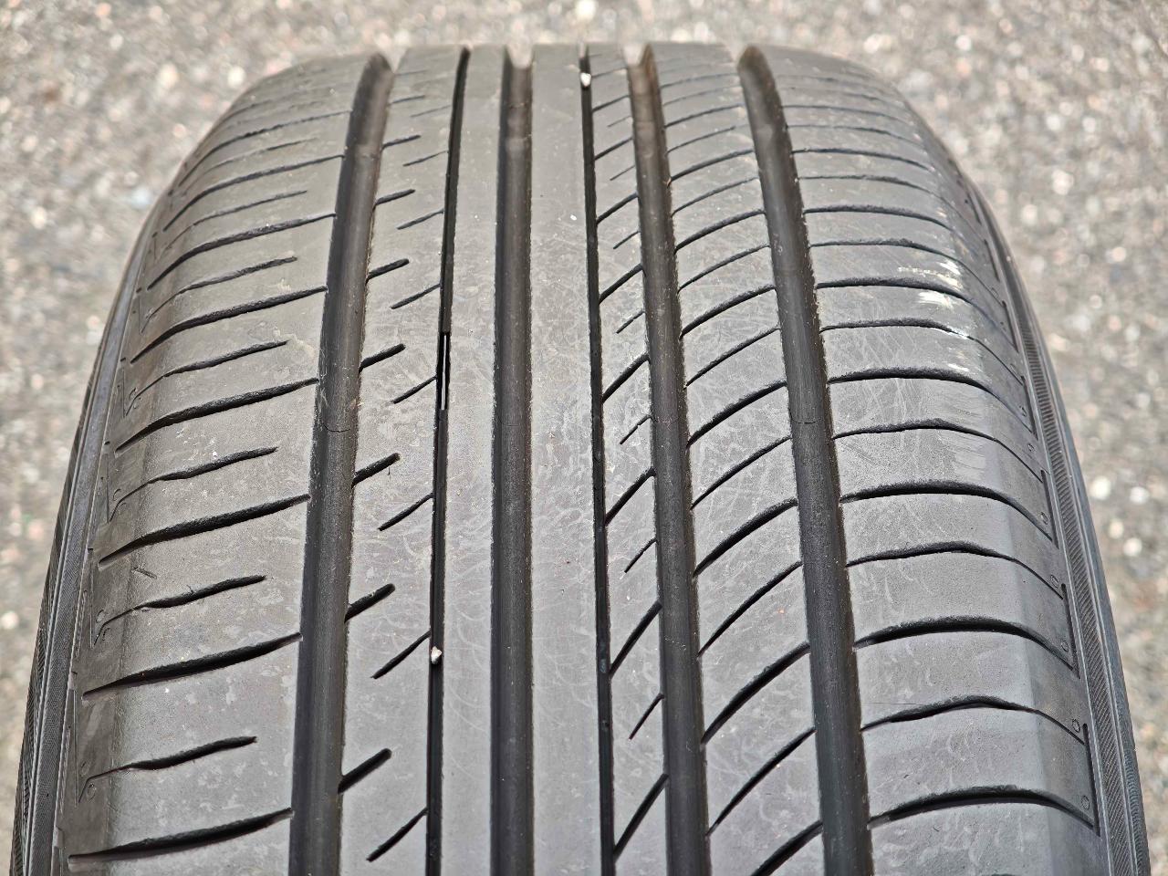 225/60R17
YOKOHAMAADVAN (Sold individually)
dB
V552