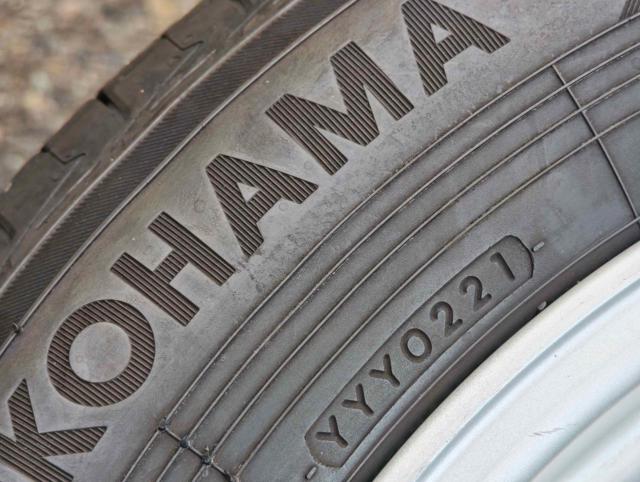 225/60R17
YOKOHAMAADVAN (Sold individually)
dB
V552