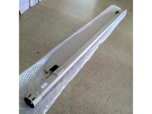 Genuine Toyota Land Cruiser 300
Genuine tonneau cover
beige