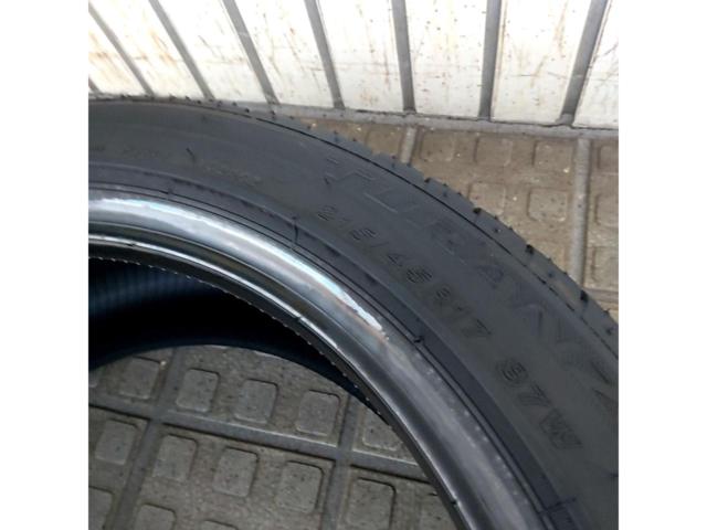 215/45R17
1 BRIDGESTONE TURANZA
T002