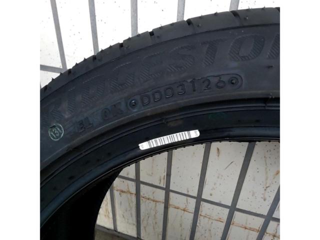 215/45R17
1 BRIDGESTONE TURANZA
T002