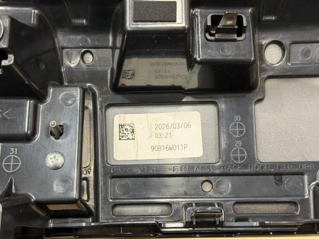 ☆納車外し品☆【三菱純正】デリカD:5/CV1W 純正リアガーニッシュ