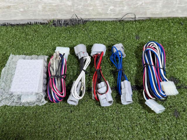 ☆未使用品☆【YOURS】デリカD:5 クリーンディーゼル車専用 デイライトユニットシステム