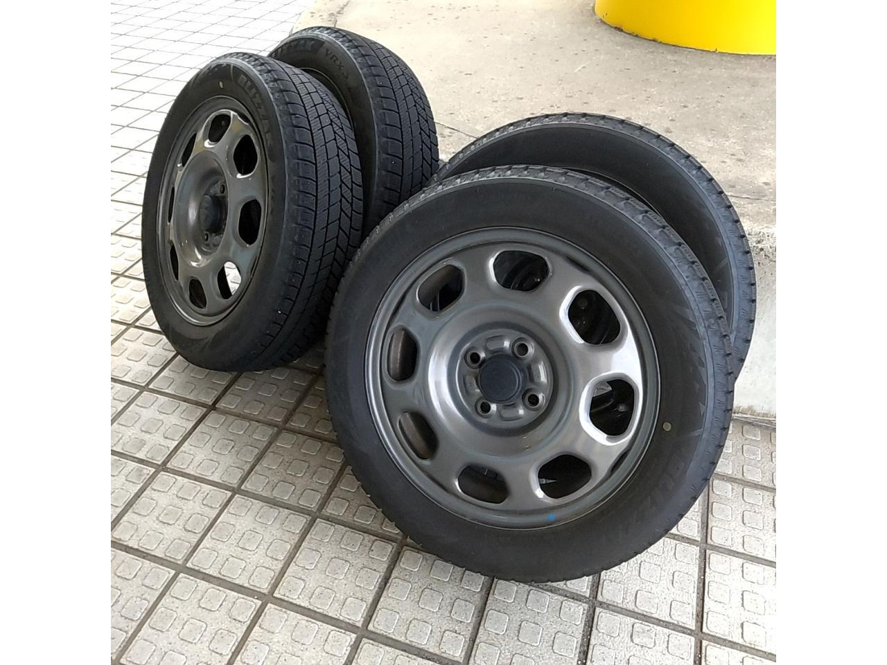 Suzuki genuine Hustler genuine steel wheels + BRIDGESTONE BLIZZAK
VRX3