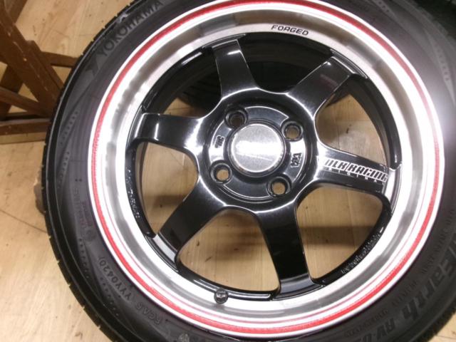 RAYS (Rays)
VOLK
RACING
TE37
KCR
+
YOKOHAMA (Yokohama)
BluEarth
RV-02CK