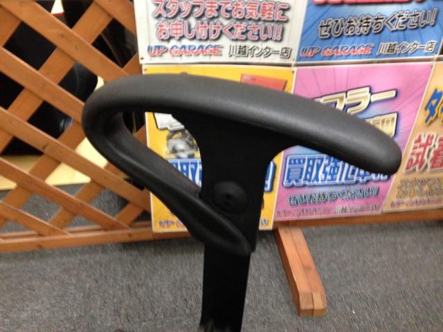 メーカー不明 RECAROシート用 肘置き付きオフィスチェア