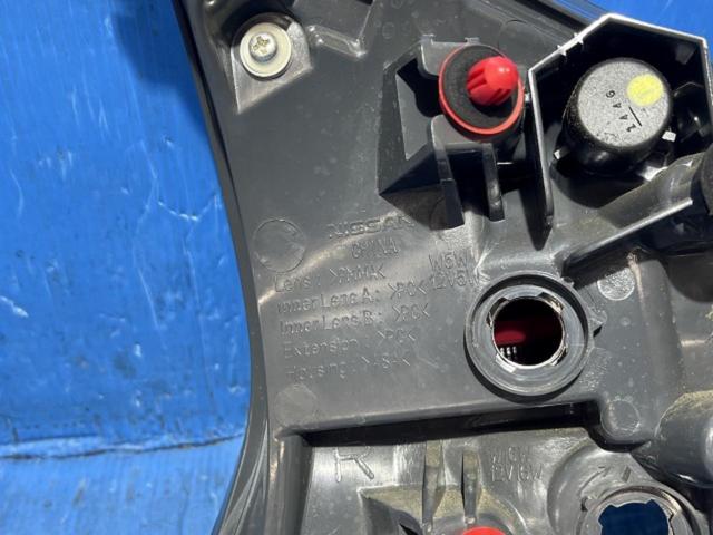 日産 T32エクストレイル  前期純正テールレンズ