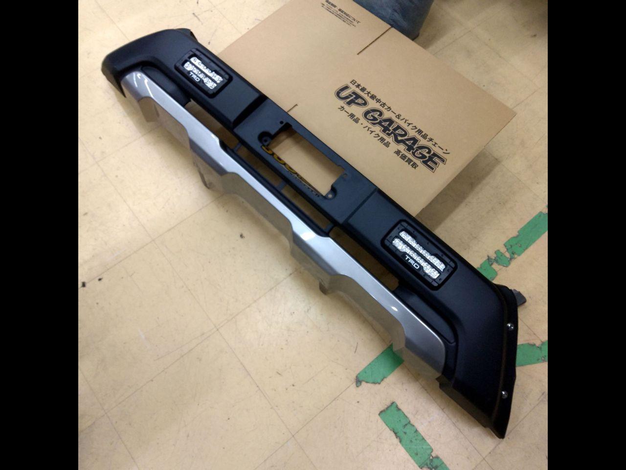 TRD
Front spoiler
With LED
Part Number: MS341-26003
200 series Hiace
Standard (narrow) body
