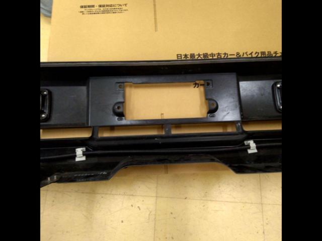 TRD
Front spoiler
With LED
Part Number: MS341-26003
200 series Hiace
Standard (narrow) body
