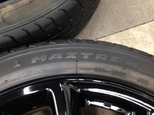 マツダ MAZDA3 ファストバック Black Tone Edition 純正ホイール + MAXTREK MAXIMUS M1 93W 215/45R18 93W